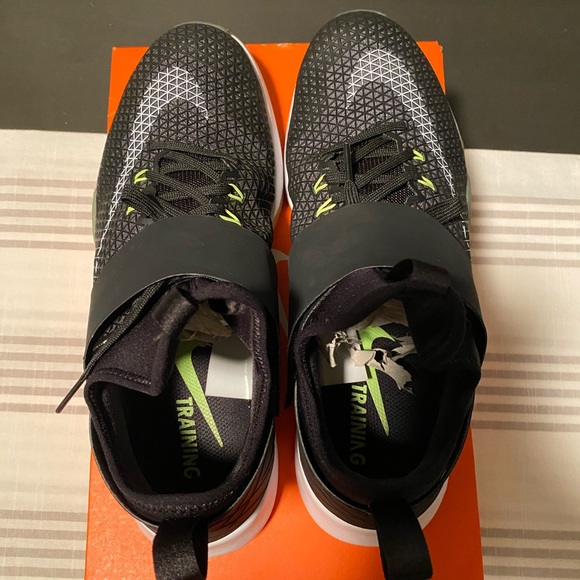 Nike Air Zoom Strong - Picture 5 of 8